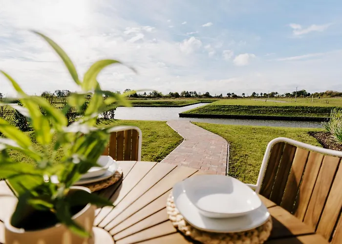Kuesten Grachten 1 Direkte Wasserlage, Terrasse, 76qm, Neubaugebiet アパート *